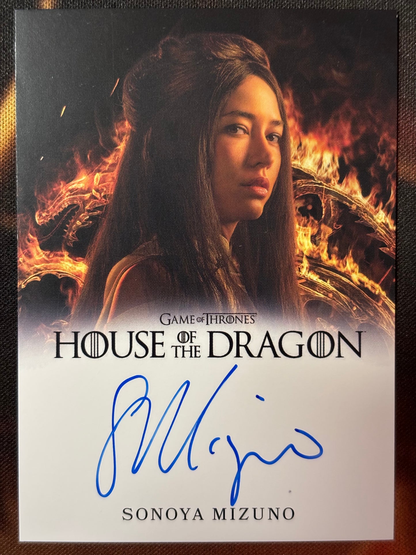 Sonoya Mizuno Full Bleed Fire Autogramm - House of the Dragon Season One