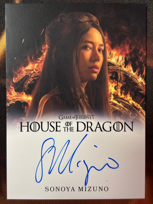 Sonoya Mizuno Full Bleed Fire Autogramm - House of the Dragon Season One