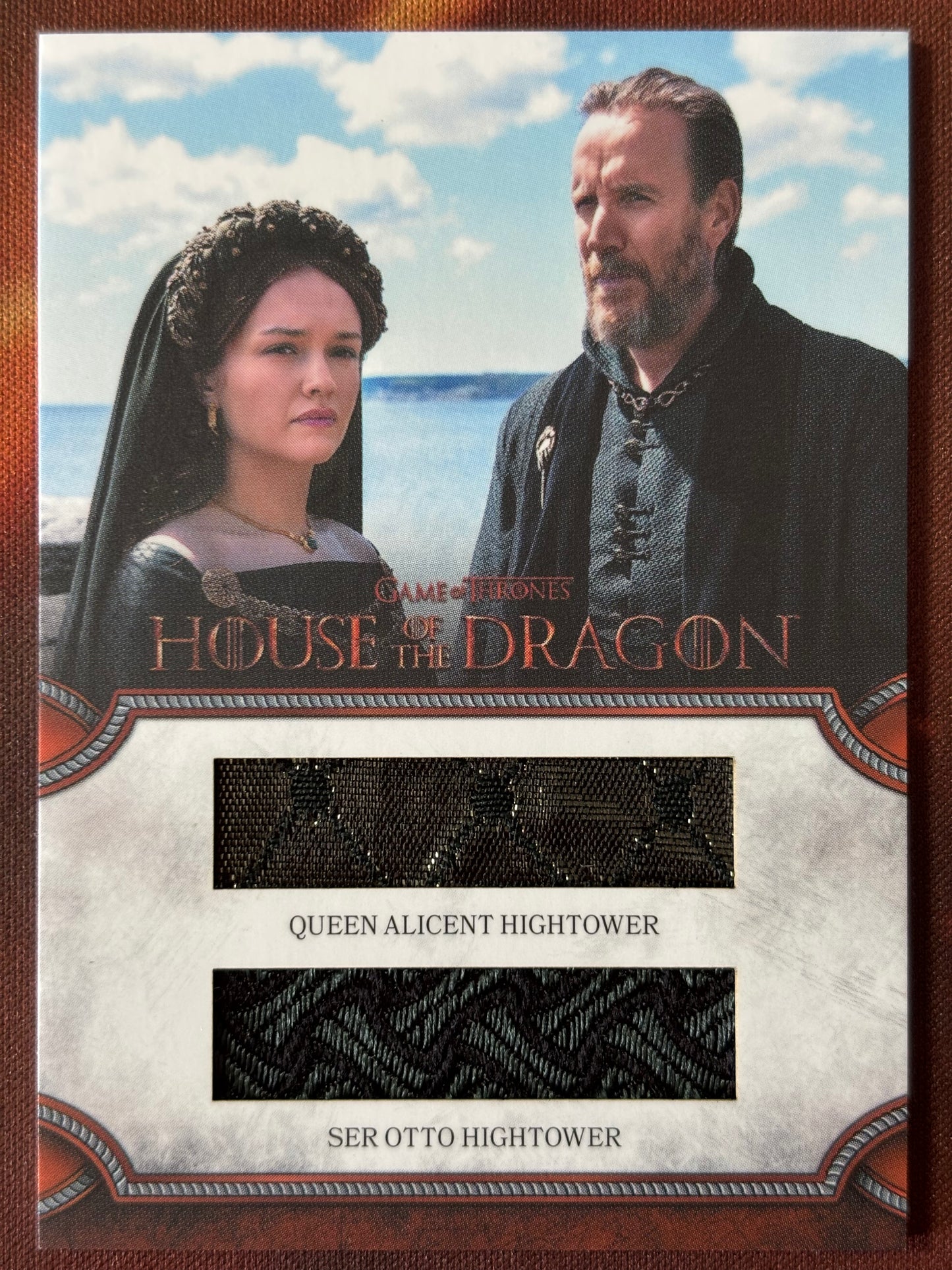 Königin Alicent Hohenturm & Ser Otto Hohenturm Double-Relic DRC2 - House of the Dragon Season One